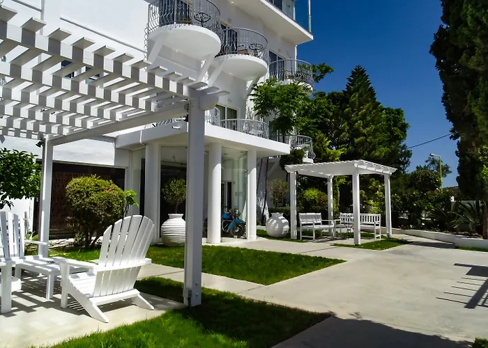 فندق Lido Star فاليراكي